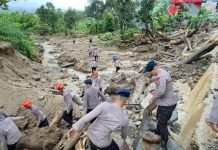 Polri Kerahkan Tim SAR Tangani Banjir Bandang di Kabupaten Solok