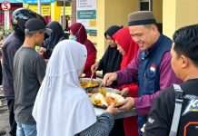 Kanjuruhan Street Race dan Yayasan Darul Ishlah Gelar Jumat Berkah Makan Gratis di Pos Polisi Pasar Kepanjen