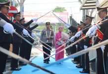 Disambut Pedang Pora AKBP Panji Gedhe Prabawa, Resmi Pimpin Polres Batu